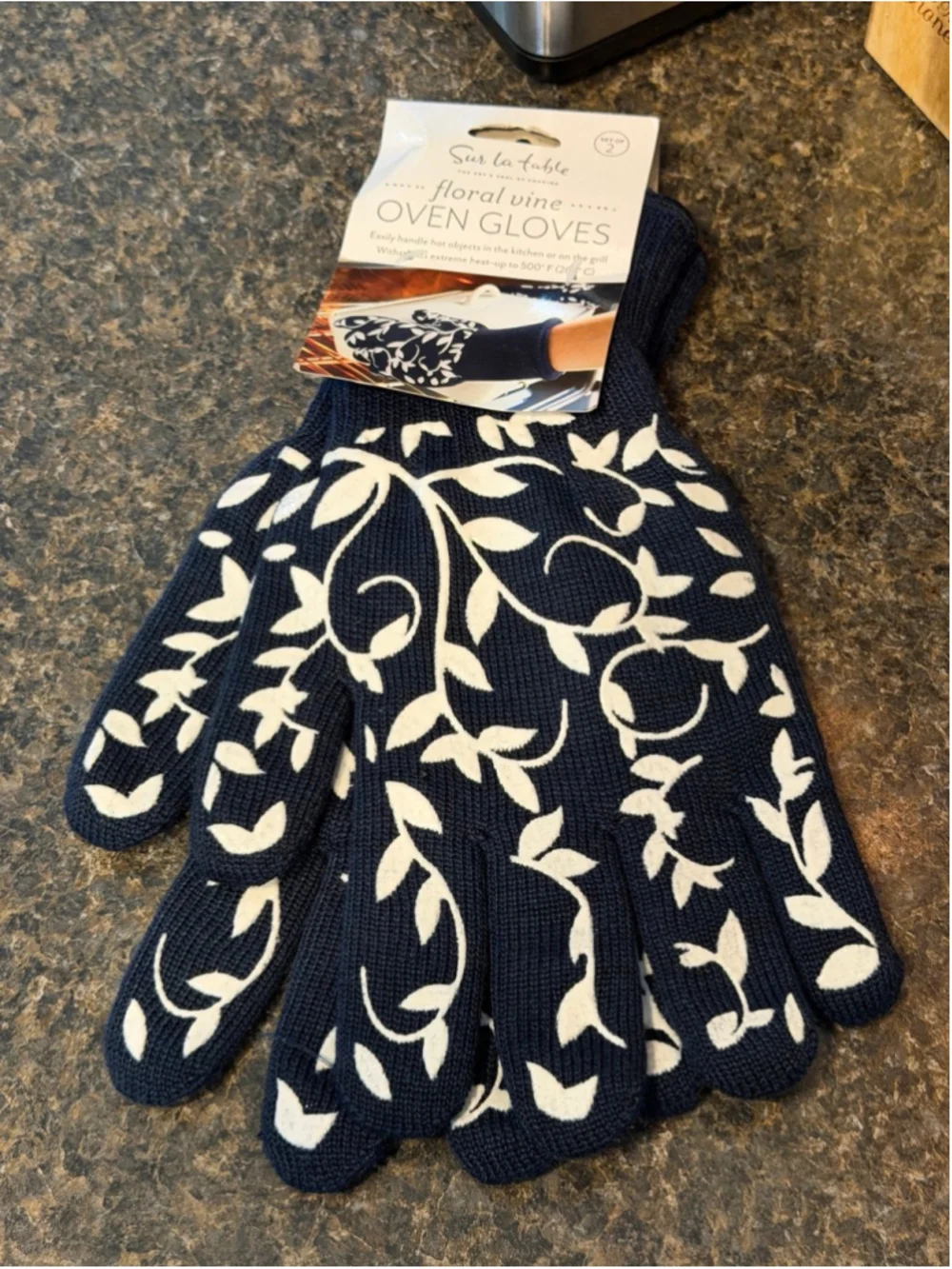 New Sur La Table Navy Floral Vine Oven Mitts Gloves